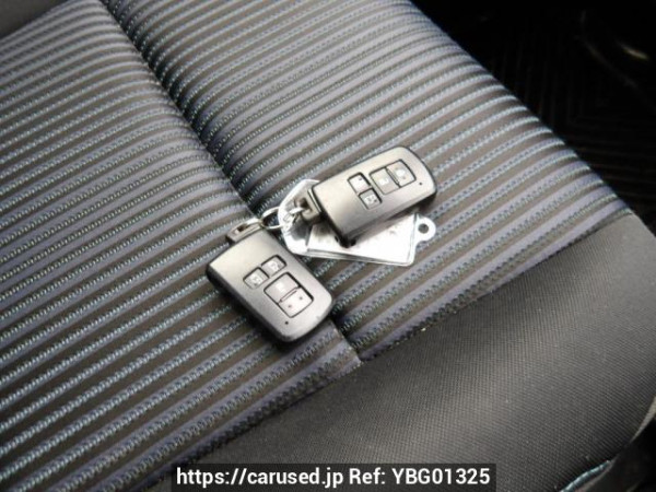 Used 2015 AT toyota noah ZRR80W Image[44]