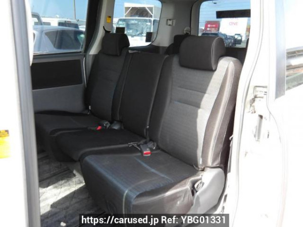 Used 2007 AT toyota voxy ZRR70W Image[17]