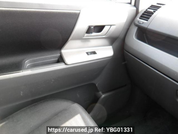 Used 2007 AT toyota voxy ZRR70W Image[19]
