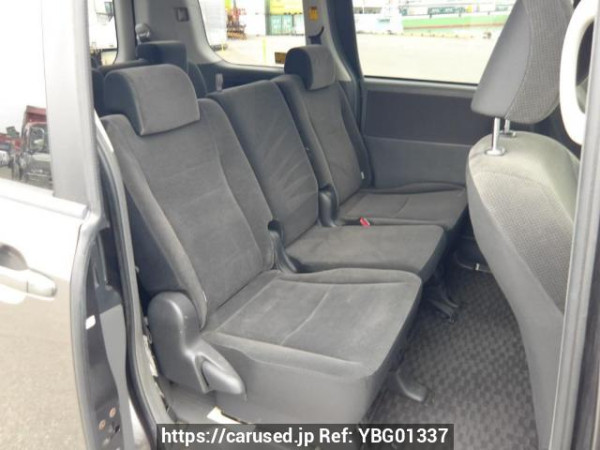 Used 2007 AT toyota noah ZRR70G Image[15]