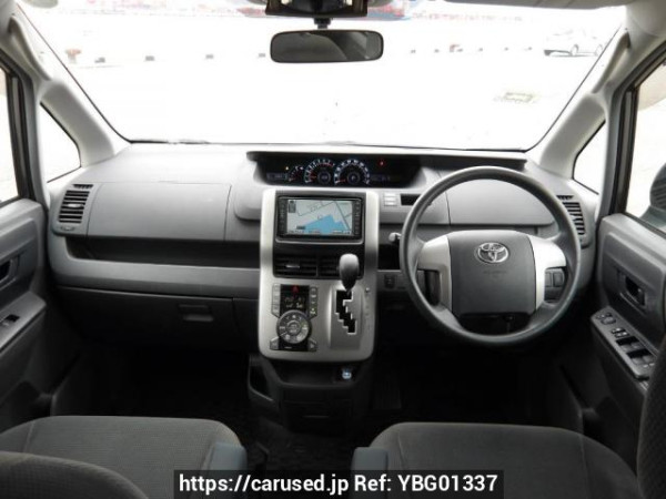 Used 2007 AT toyota noah ZRR70G Image[19]
