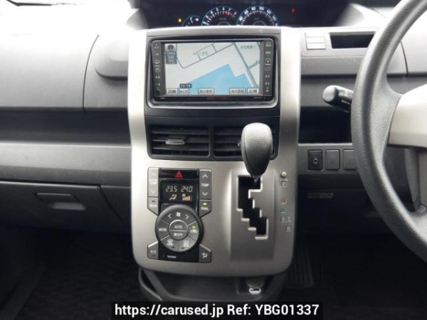 Used 2007 AT toyota noah ZRR70G Image[23]
