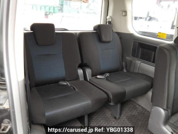 Used 2007 AT toyota voxy ZRR70W Image[18]