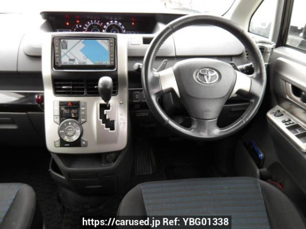 Used 2007 AT toyota voxy ZRR70W Image[23]