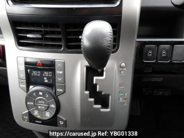 Used 2007 AT toyota voxy ZRR70W Image[29]