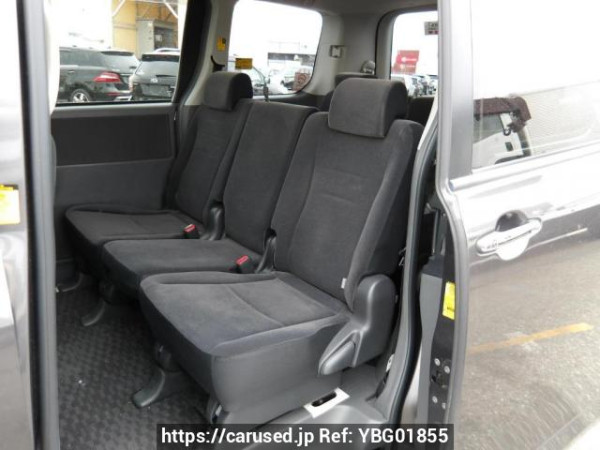 Used 2009 AT toyota noah ZRR70G Image[16]