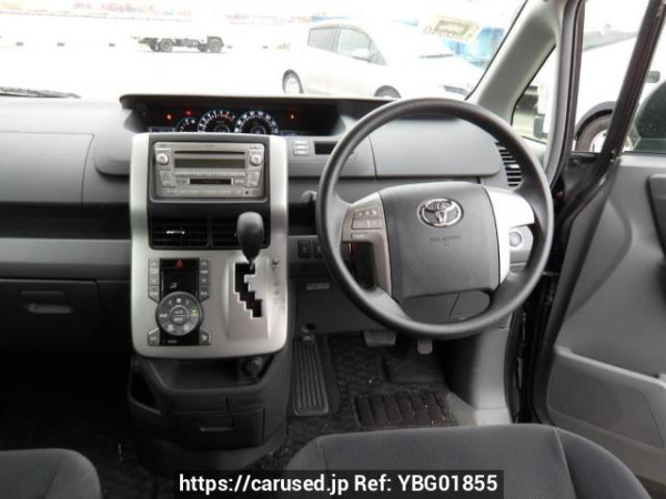 Used 2009 AT toyota noah ZRR70G Image[22]