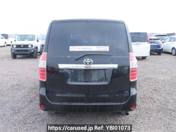 Used 2007 AT toyota noah ZRR70G Image[5]