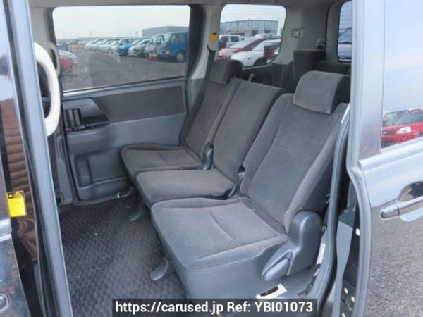 Used 2007 AT toyota noah ZRR70G Image[21]