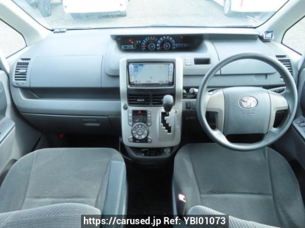 Used 2007 AT toyota noah ZRR70G Image[24]