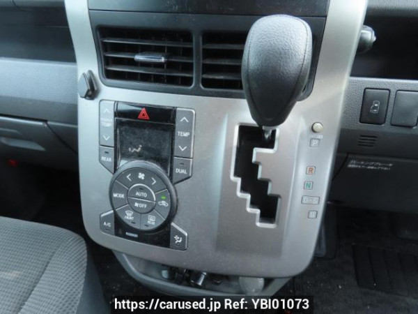 Used 2007 AT toyota noah ZRR70G Image[31]