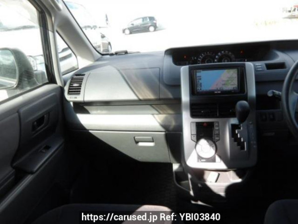 Used 2009 AT toyota noah ZRR70G Image[17]