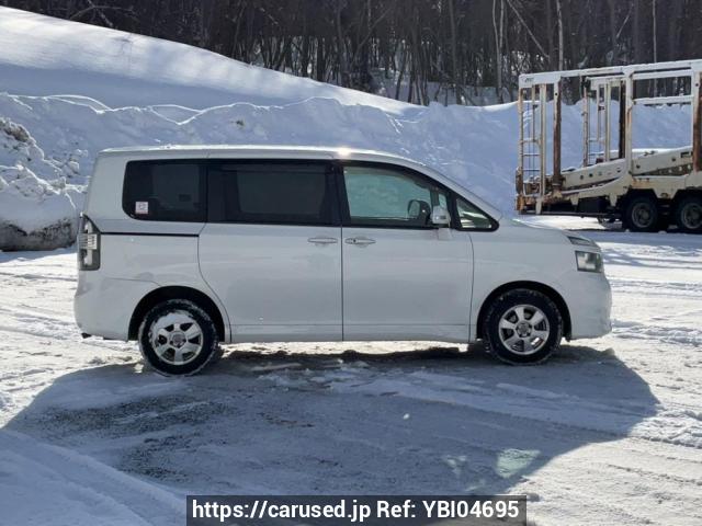 Buy Used 2009 Toyota Voxy ZRR75G (YBI04695) - Carused.jp