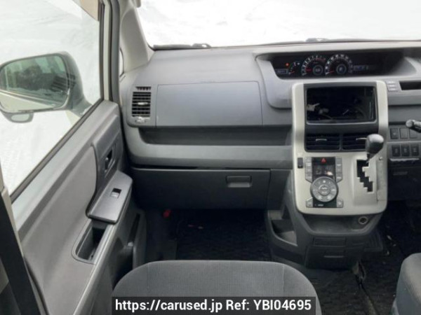 Used 2009 AT toyota voxy ZRR75G Image[18]