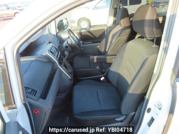 Used 2009 AT toyota voxy ZRR70W Image[17]