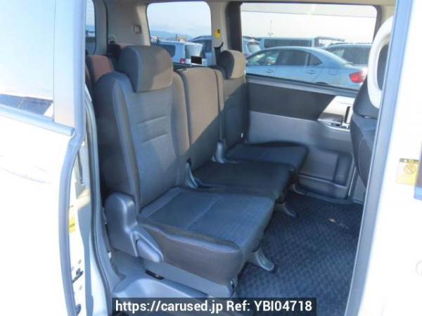 Used 2009 AT toyota voxy ZRR70W Image[19]
