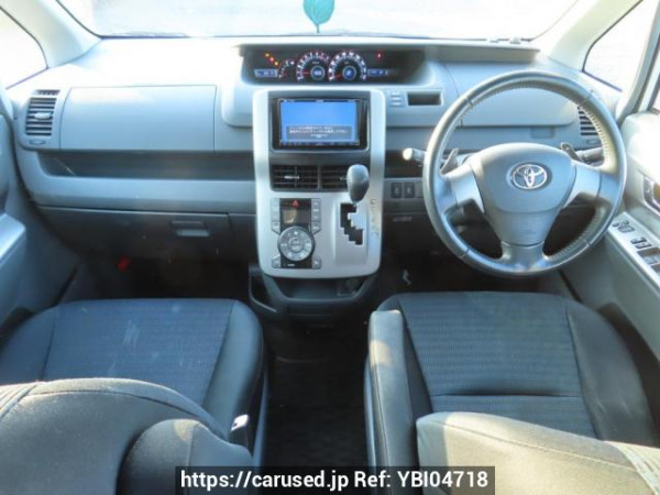 Used 2009 AT toyota voxy ZRR70W Image[24]