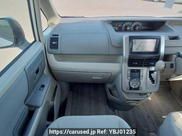 Used 2009 AT toyota noah ZRR75G Image[18]