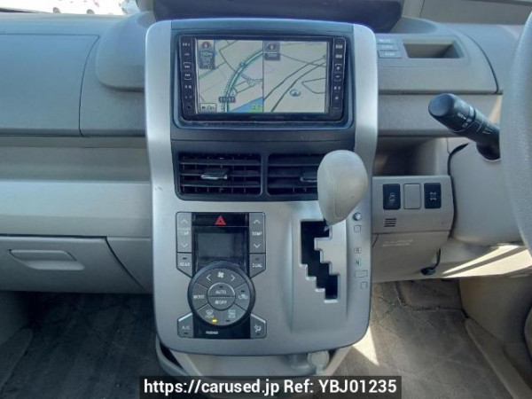 Used 2009 AT toyota noah ZRR75G Image[22]