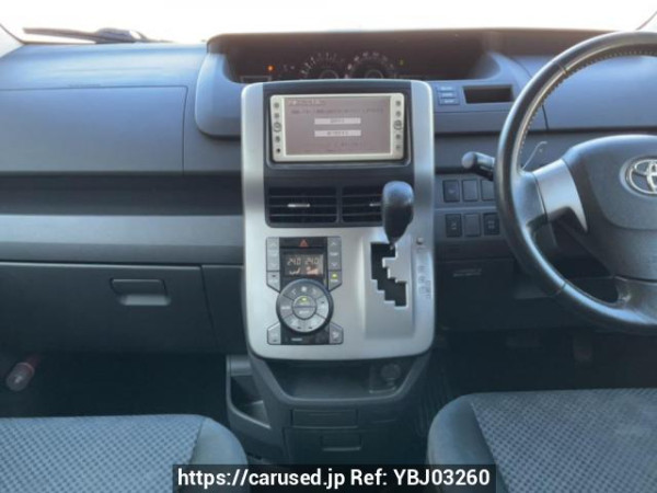 Used 2010 AT toyota noah ZRR75W Image[22]