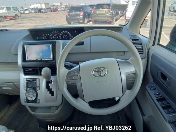 Used 2009 AT toyota noah ZRR70G Image[21]