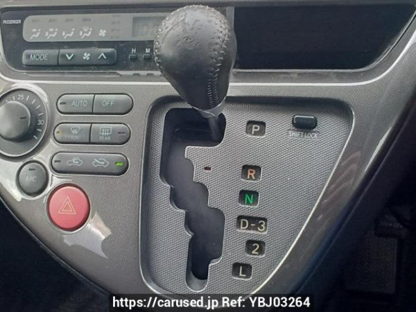 Used 2005 AT toyota wish ZNE14G Image[26]