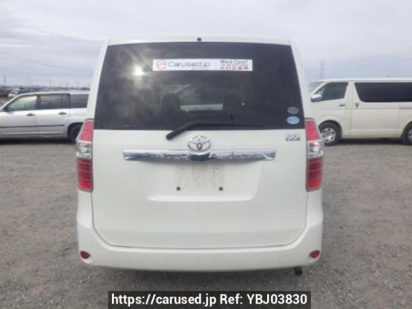 Used 2007 AT toyota noah ZRR70G Image[5]