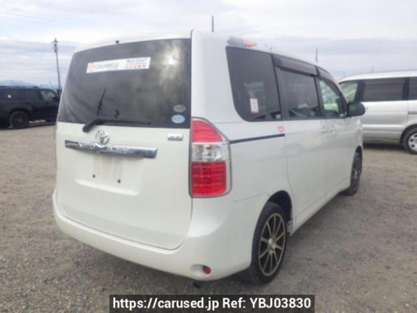 Used 2007 AT toyota noah ZRR70G Image[6]