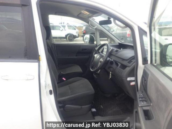 Used 2007 AT toyota noah ZRR70G Image[12]