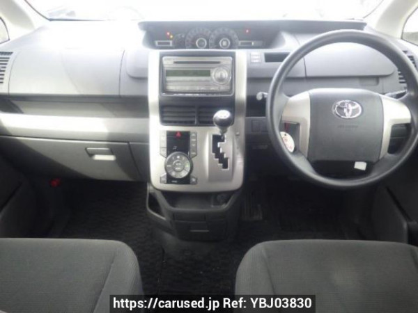 Used 2007 AT toyota noah ZRR70G Image[16]