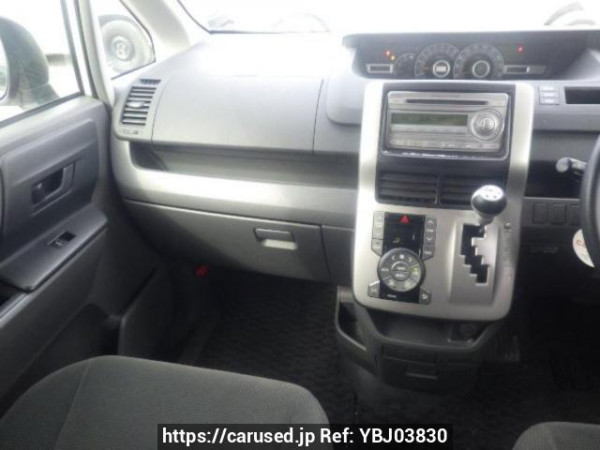 Used 2007 AT toyota noah ZRR70G Image[17]