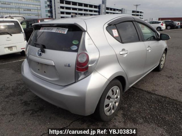 Used 2013 AT toyota aqua NHP10 Image[5]