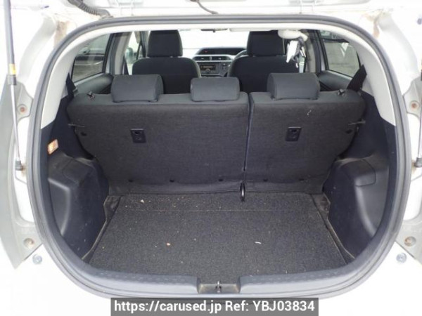 Used 2013 AT toyota aqua NHP10 Image[6]