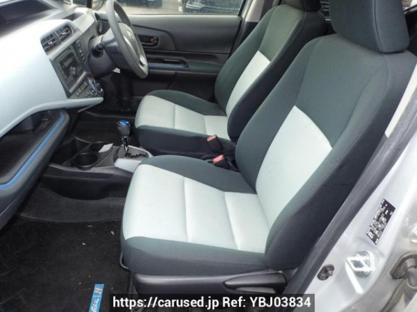 Used 2013 AT toyota aqua NHP10 Image[10]