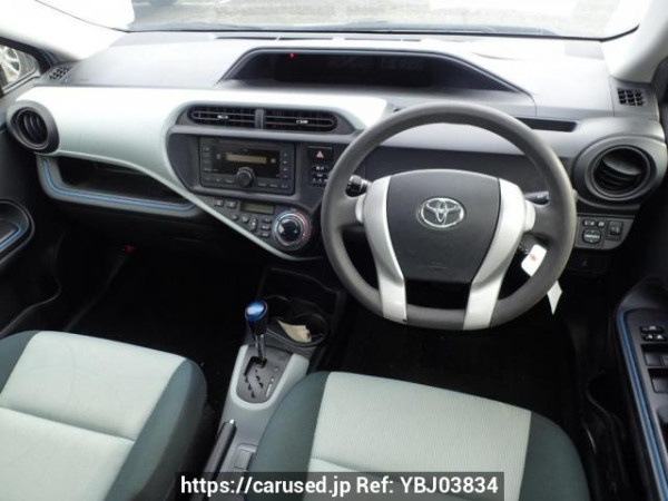 Used 2013 AT toyota aqua NHP10 Image[14]
