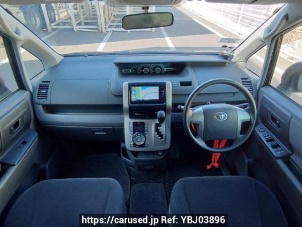 Used 2009 AT toyota noah ZRR70G Image[18]