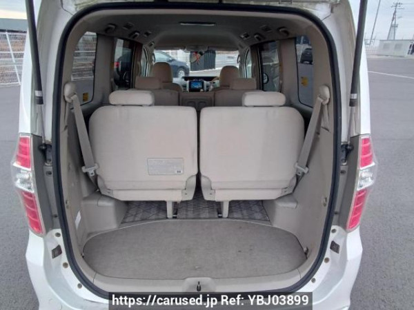 Used 2009 AT toyota noah ZRR70W Image[16]