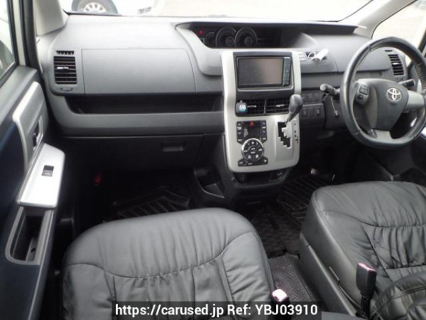 Used 2010 AT toyota noah ZRR75W Image[14]