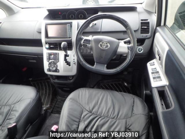 Used 2010 AT toyota noah ZRR75W Image[15]