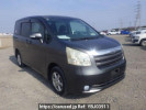 Toyota Noah ZRR75G