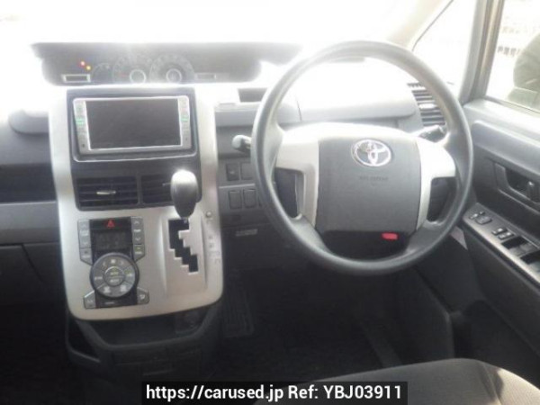Used 2009 AT toyota noah ZRR75G Image[16]