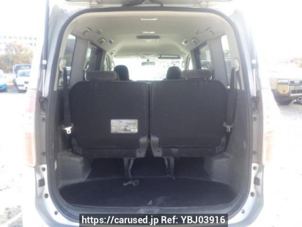 Used 2007 AT toyota noah ZRR70G Image[8]