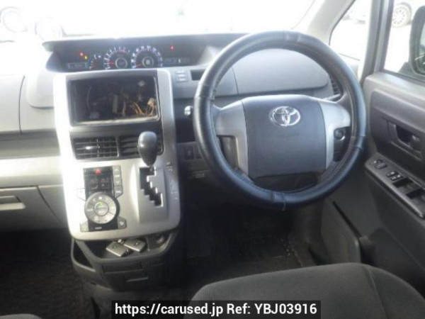 Used 2007 AT toyota noah ZRR70G Image[19]