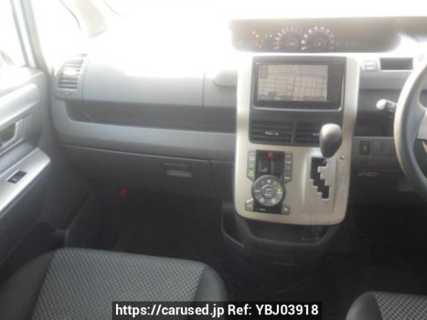 Used 2008 AT toyota noah ZRR70W Image[17]