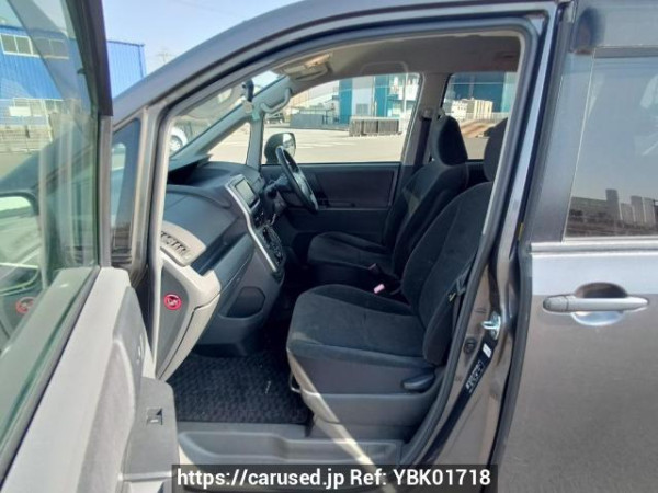 Used 2009 AT toyota noah ZRR70G Image[14]