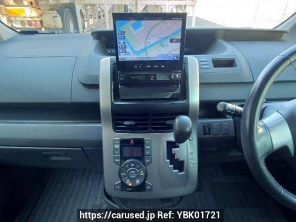 Used 2009 AT toyota noah ZRR70W Image[23]