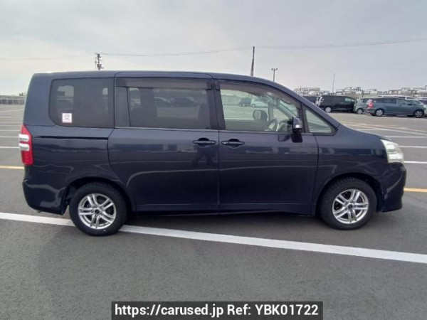 Used 2010 AT toyota noah ZRR70G Image[7]