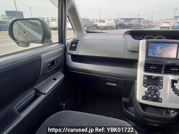 Used 2010 AT toyota noah ZRR70G Image[19]