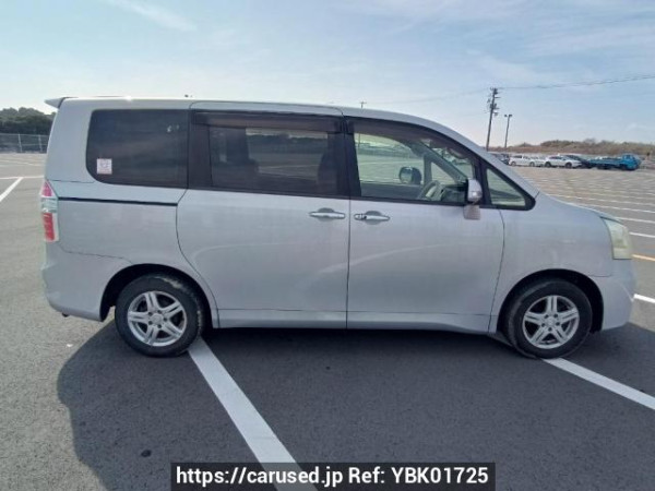 Used 2010 AT toyota noah ZRR70G Image[7]