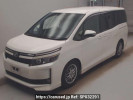 Toyota Voxy ZRR80G